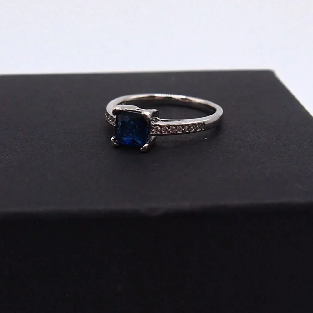 Brilliant Sapphire Blue Princess Cut 1.00ctw Bridal Ring .925 Sterling Silver